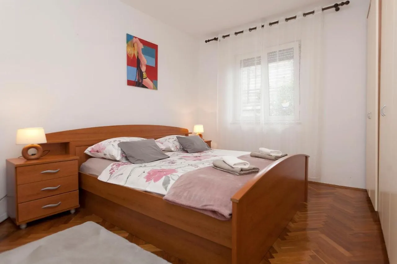 Apartman Nade Pula Apartment